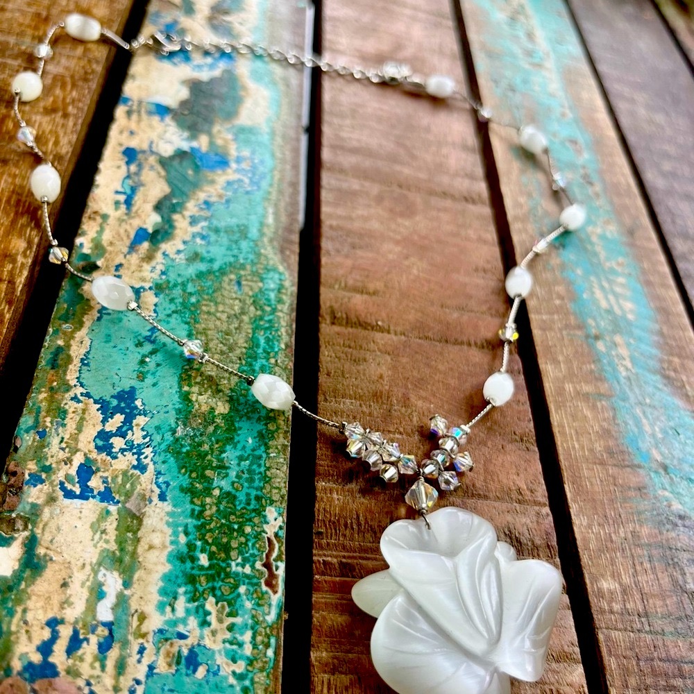 Dabby Reid White Floral Pendant Necklace